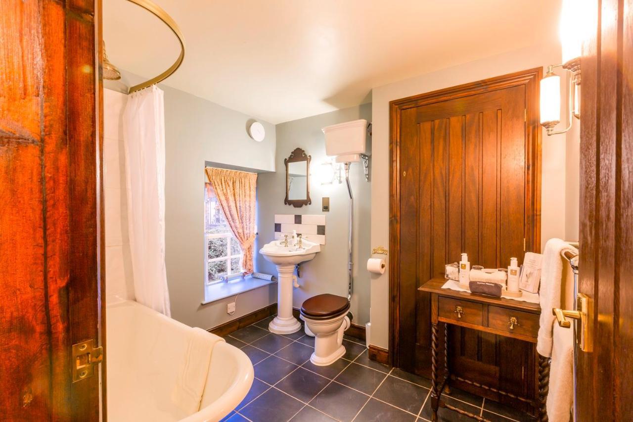 Waterwheel Guesthouse Ембълсайд Екстериор снимка
