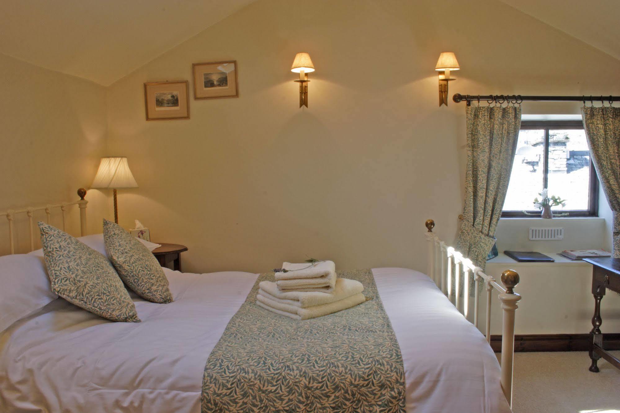 Waterwheel Guesthouse Ембълсайд Екстериор снимка