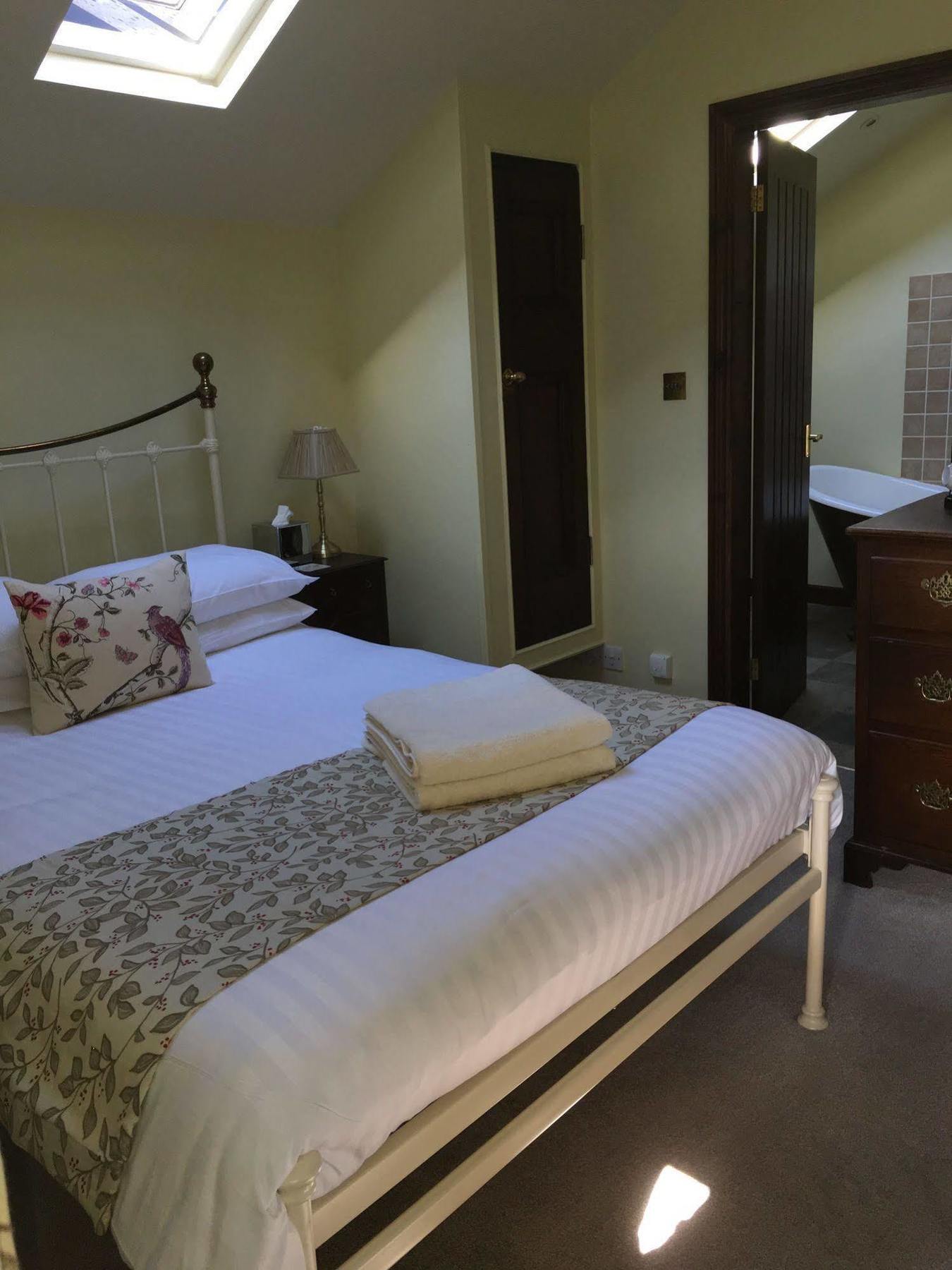 Waterwheel Guesthouse Ембълсайд Екстериор снимка